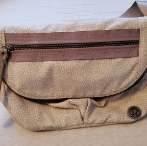 Lulu lemon cross body bag